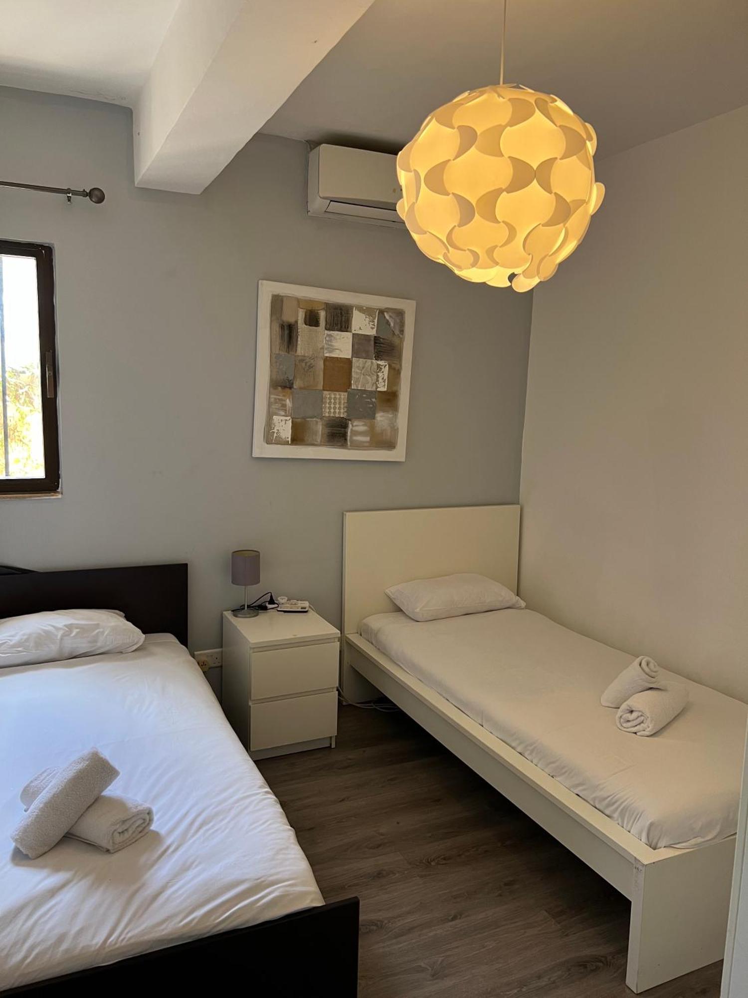 Апартаменты Light And Bright St Julians Central 1 Сент Джулианс Экстерьер фото